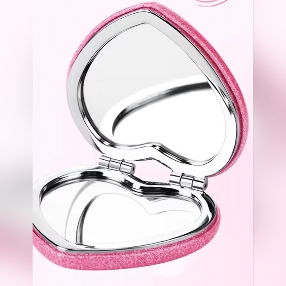 Pink Heart-Shaped Compact Mirror - Picture 2 of 11